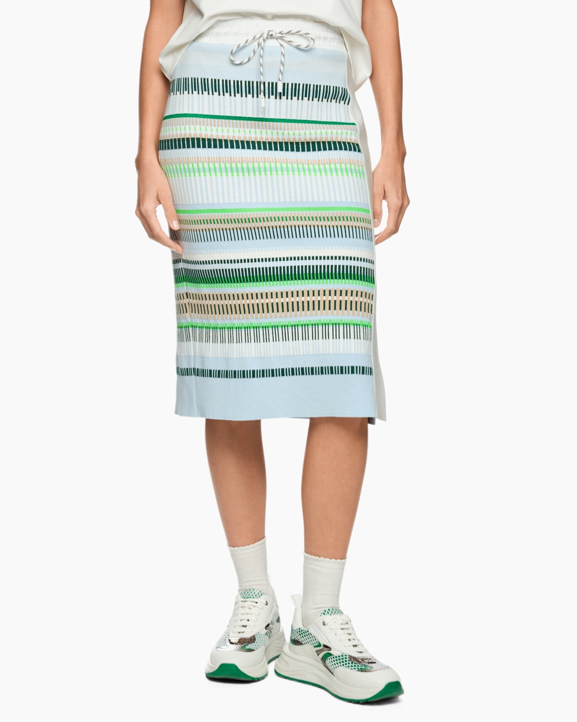 Clothing, Skirt, Person, Miniskirt, Shoe