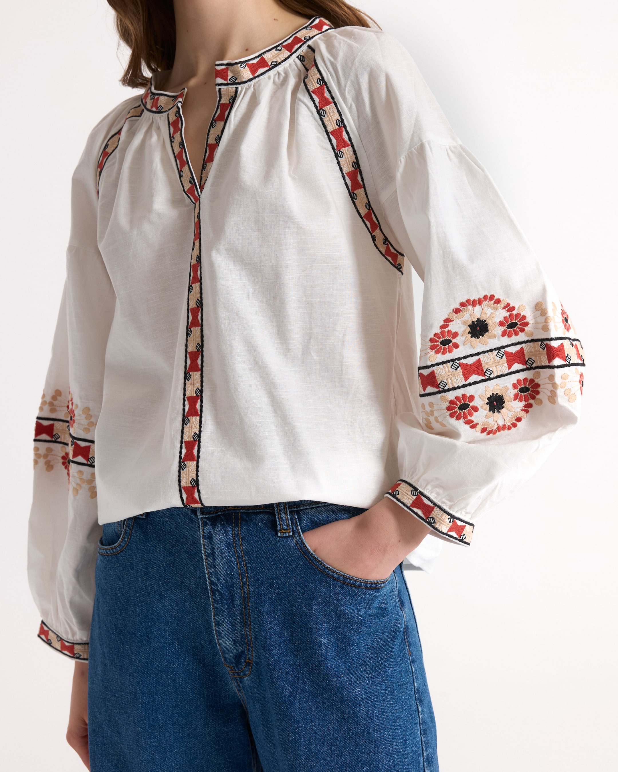 blouse, embroidered, white, longsleeve, bohemian