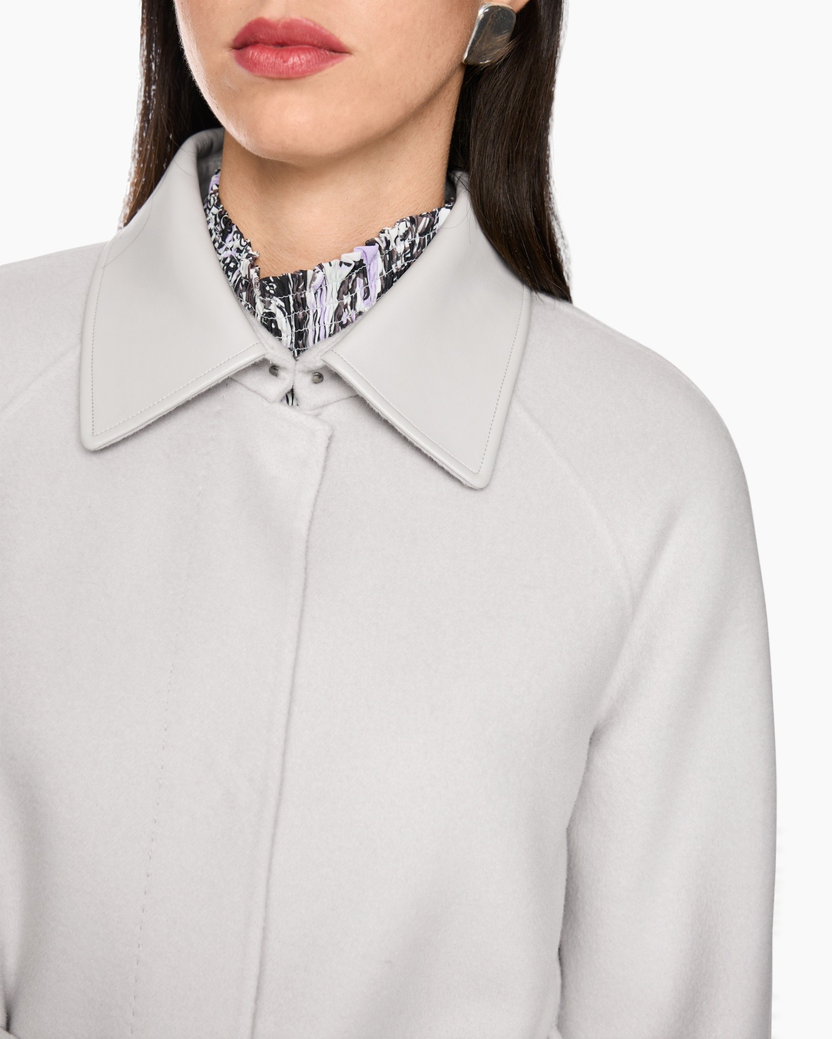 coat, collar, white, plaid-lined, buttoned