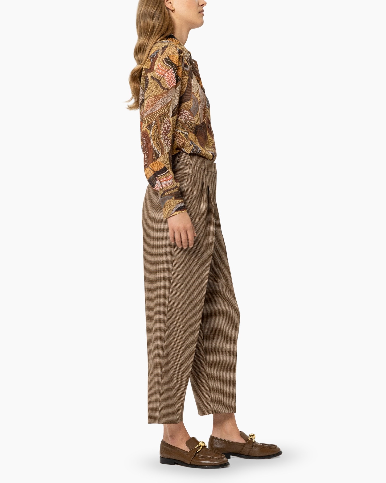 blouse, patterned shirt, long sleeve, brown tones, tweed pants