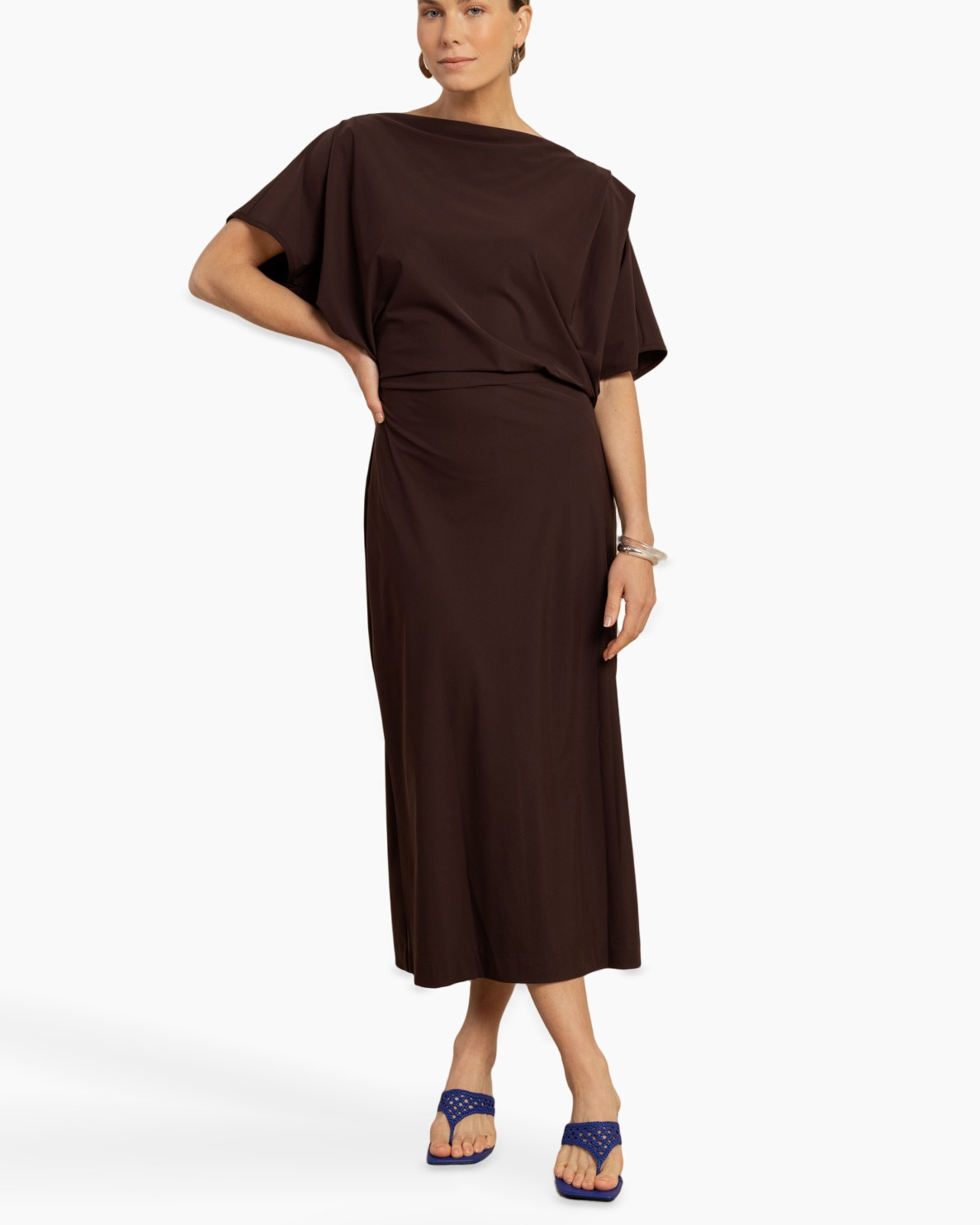 dress, mid-length, brown, sleeve-duffle?, ankle-length
