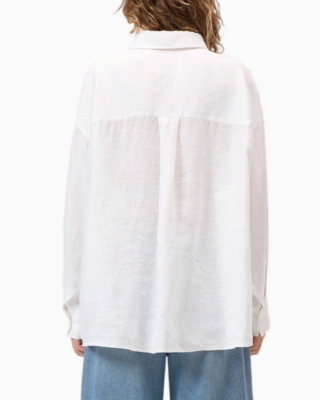 white shirt, linen, long sleeve, collar, back view