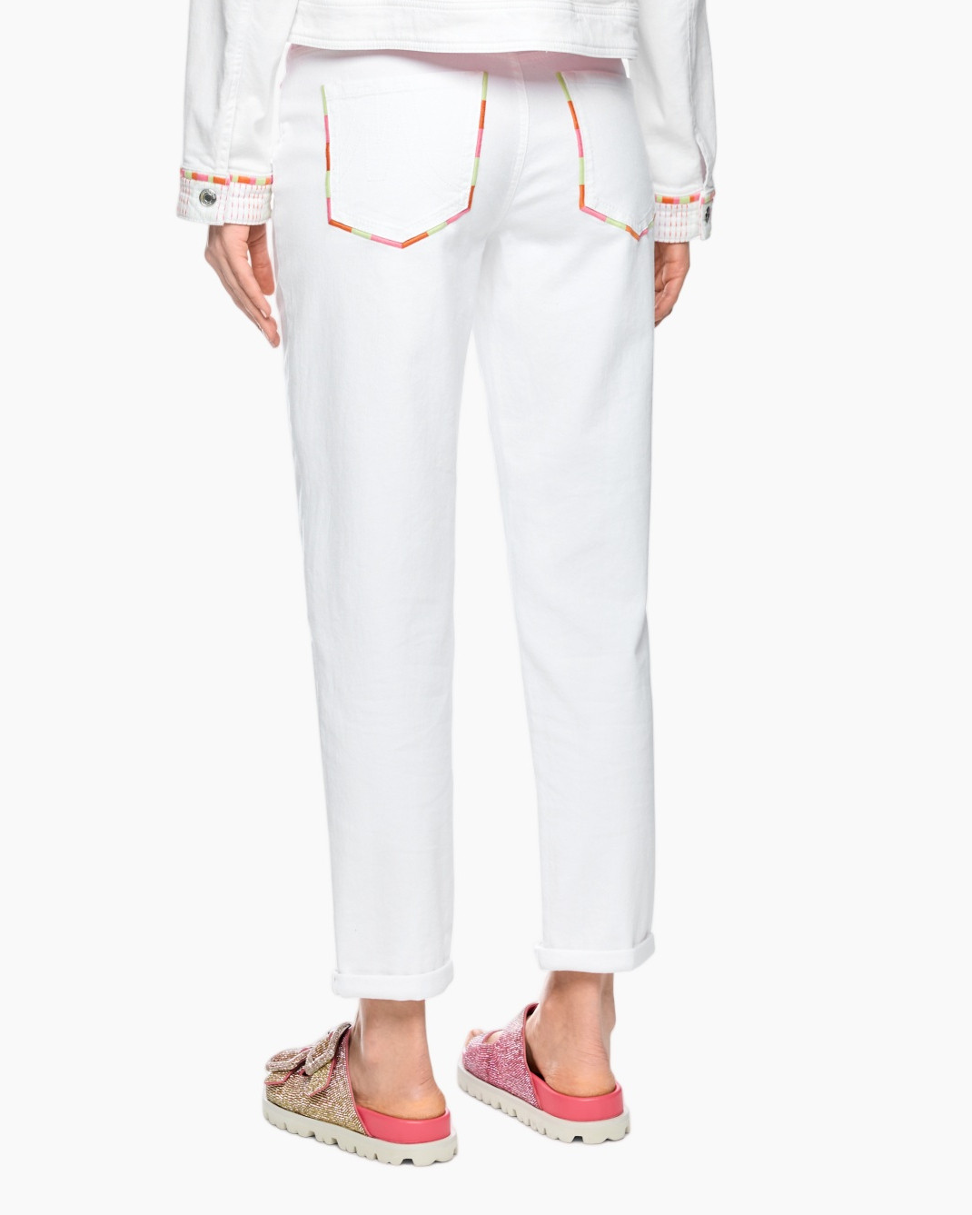 white pants, kid pants, cropped hem, casual jeans, pink sandals