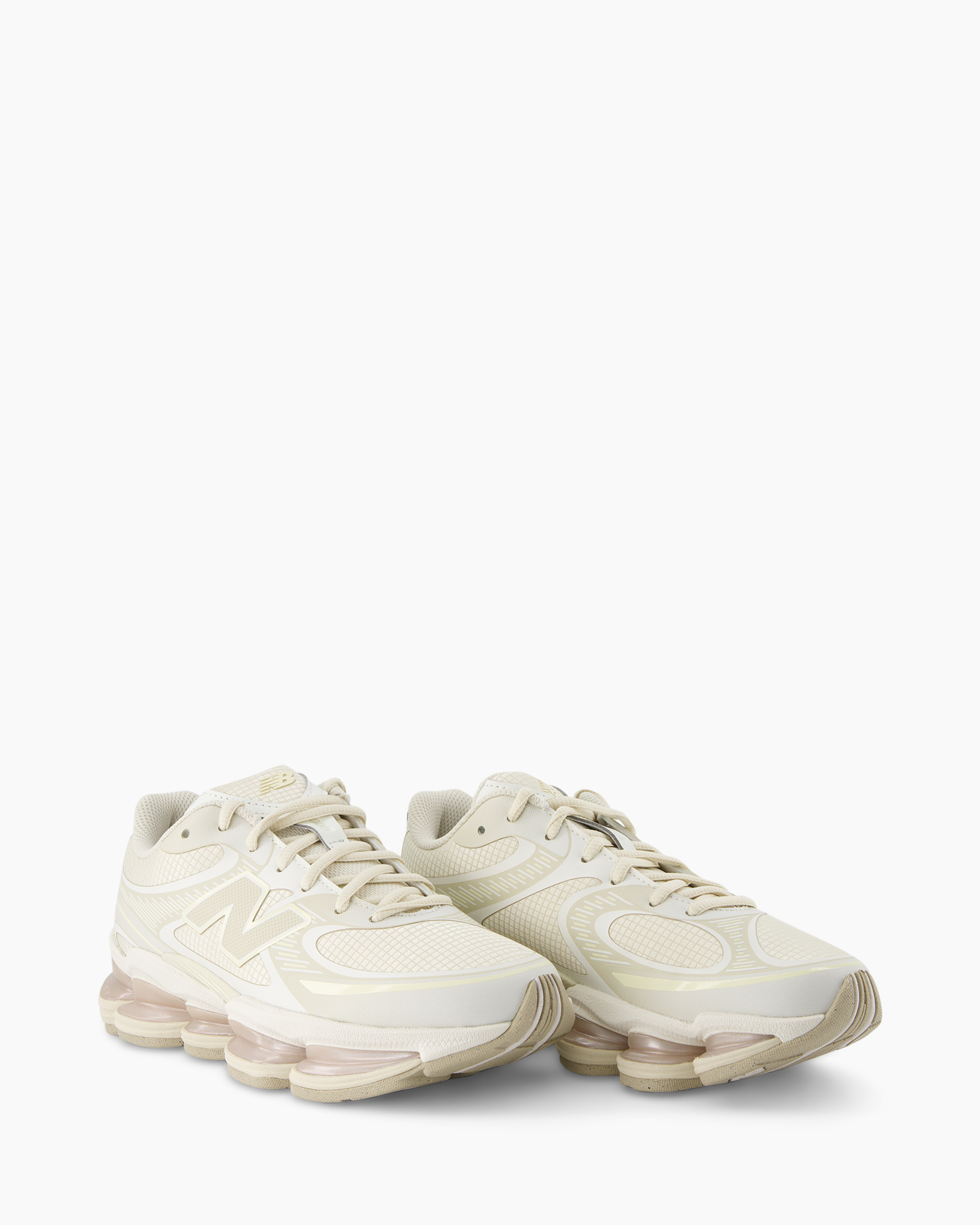 sneaker, athletic shoe, cream color, chunky sole, mesh, running shoe