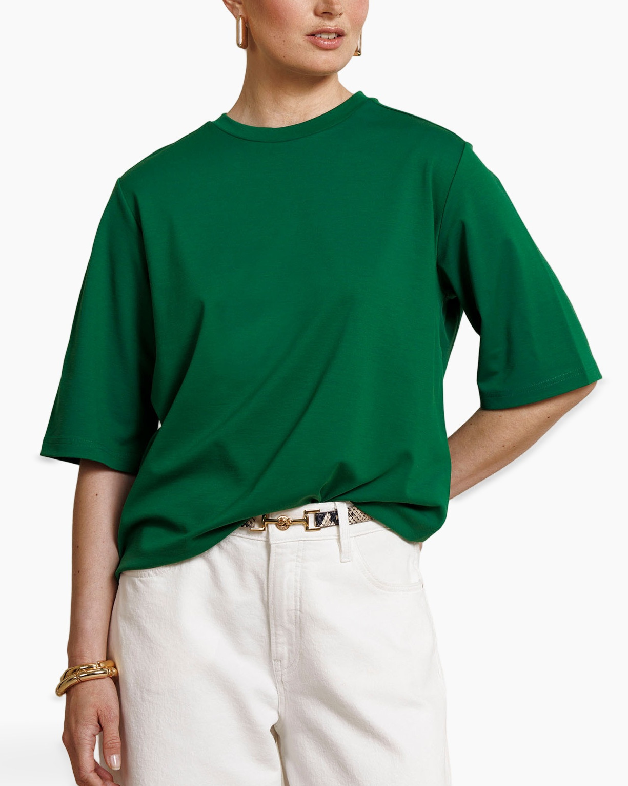 green shirt, short sleeve, crew neck, loose fit, t-shirt