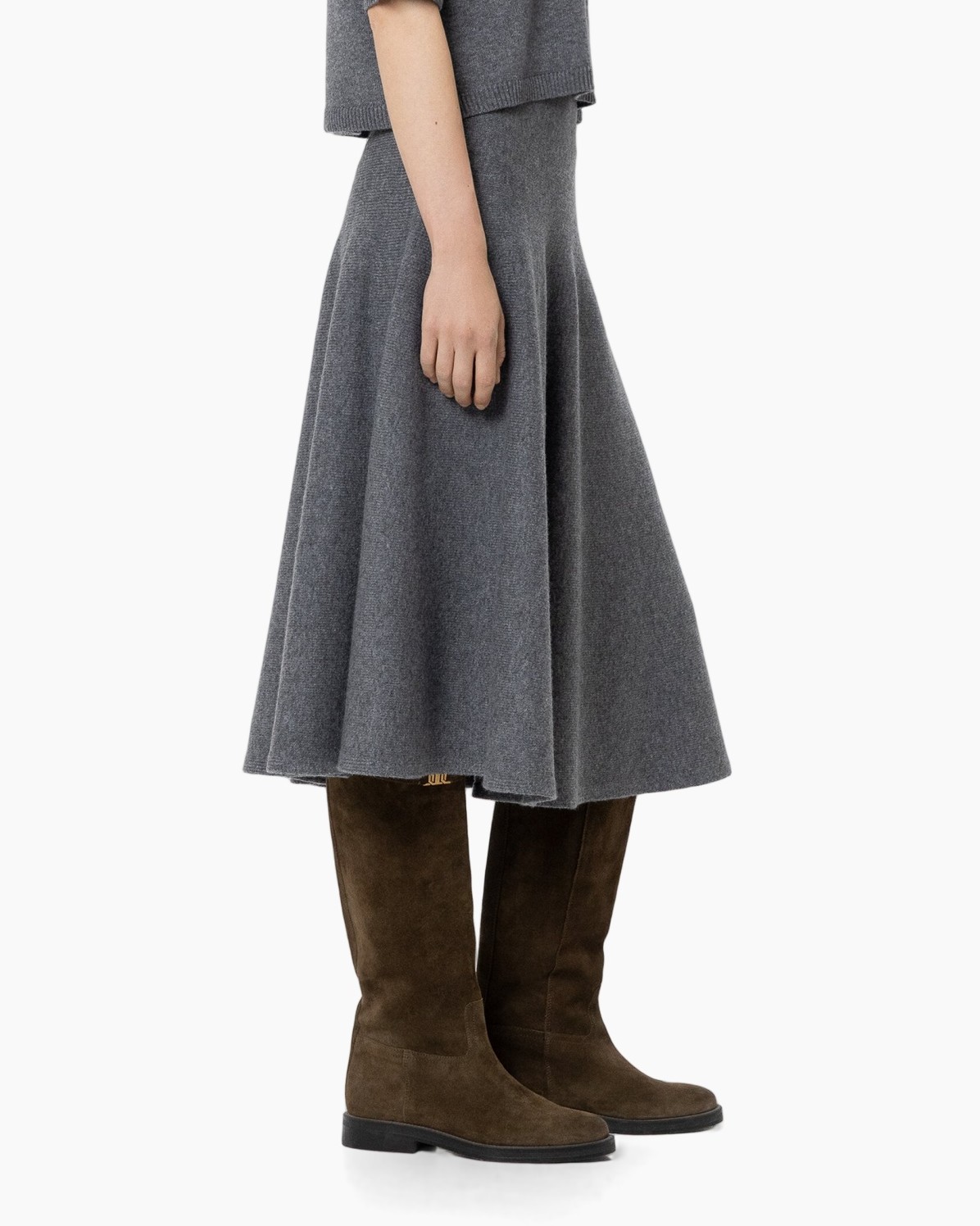 knee-length, skirt, gray, knit, boots