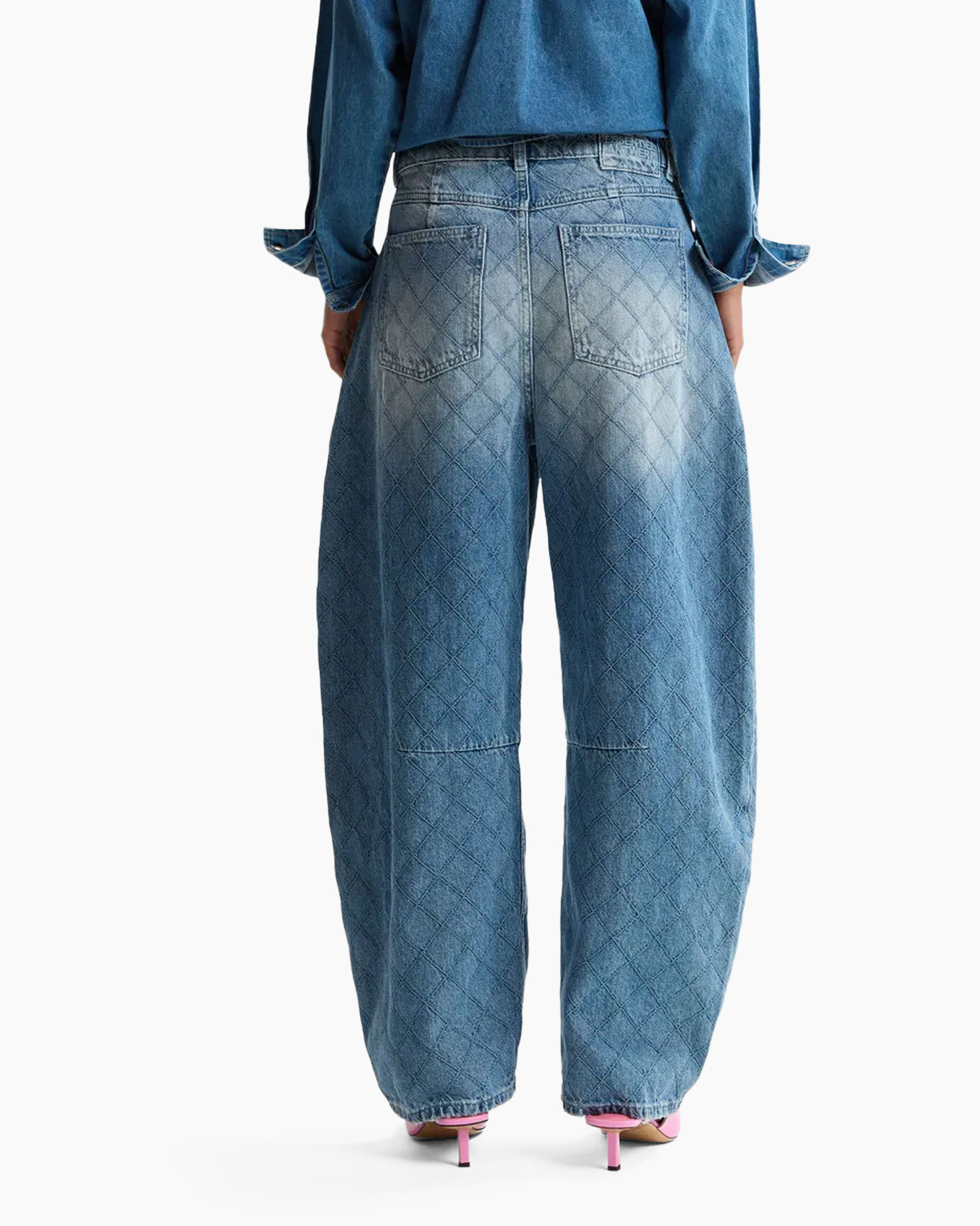 denim jeans, quilted pattern, wide leg, light wash, pink heels