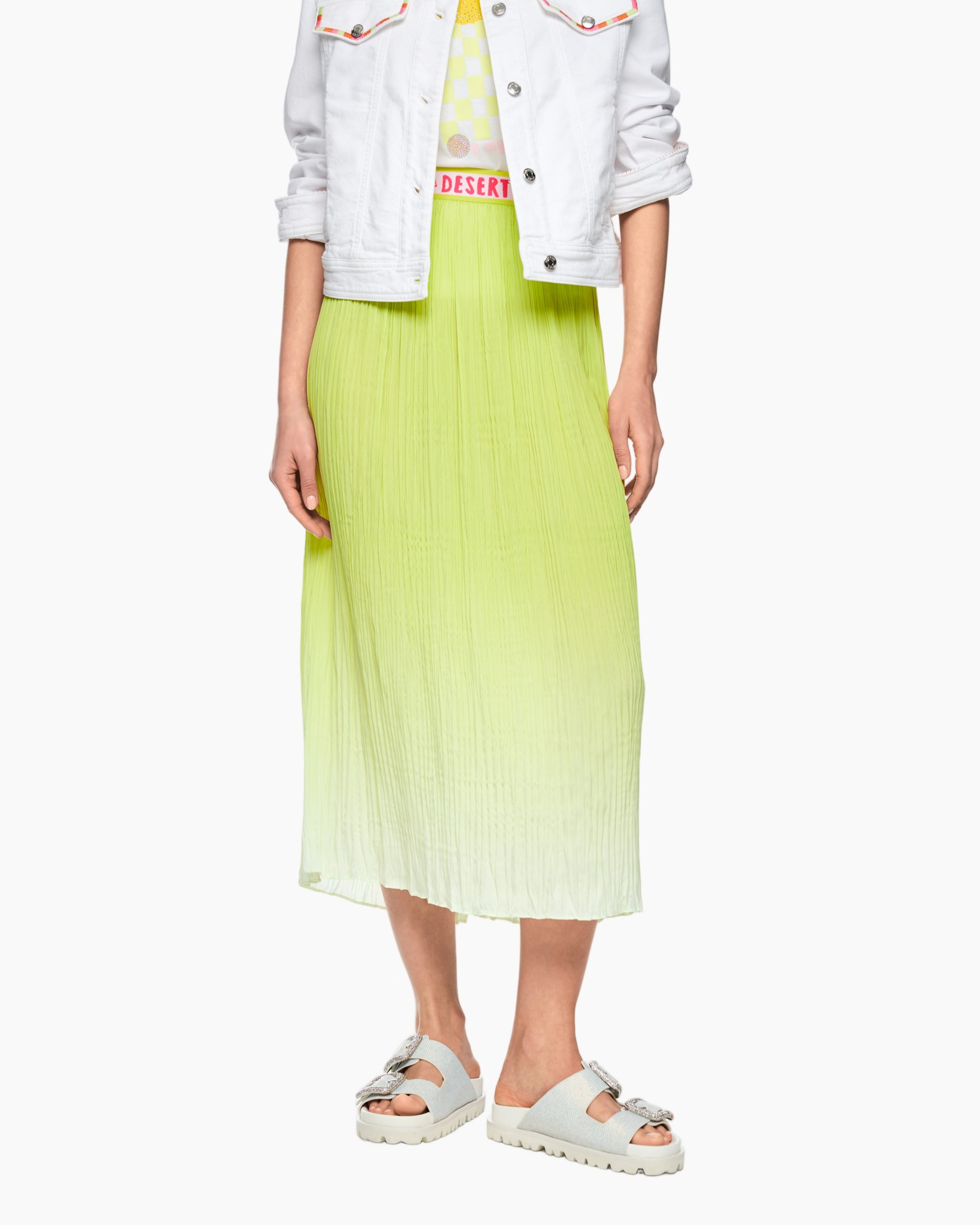 bright-green-pleated-skirt, neon-ombre, mid-length-skirt, pleated-gypsy, sandals