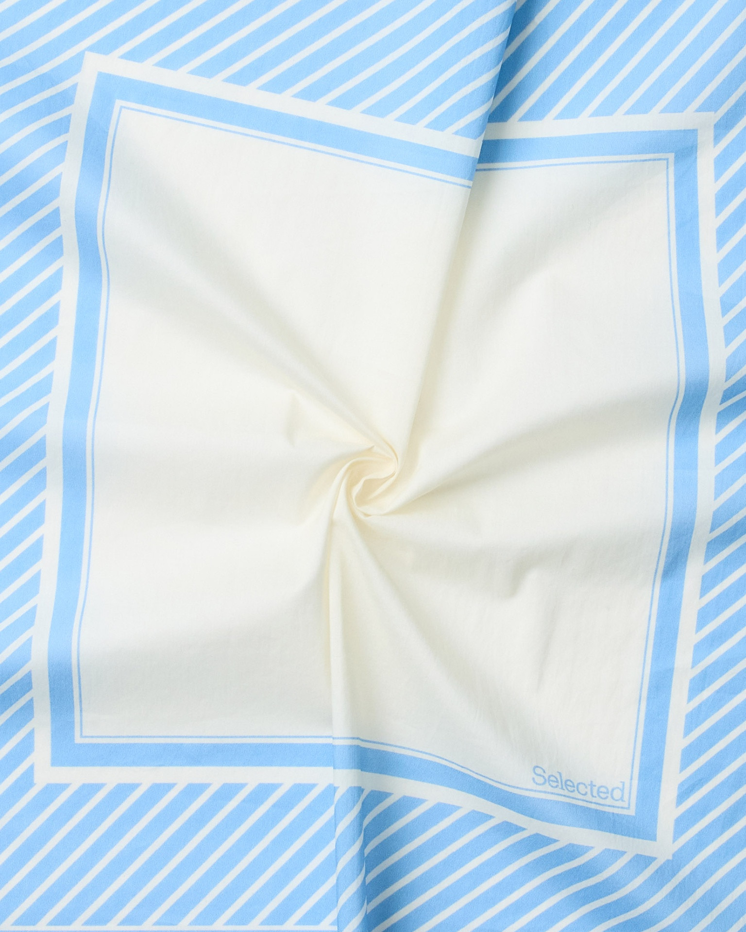 napkin, cloth napkin, turquoise border, white center, patterned napkin