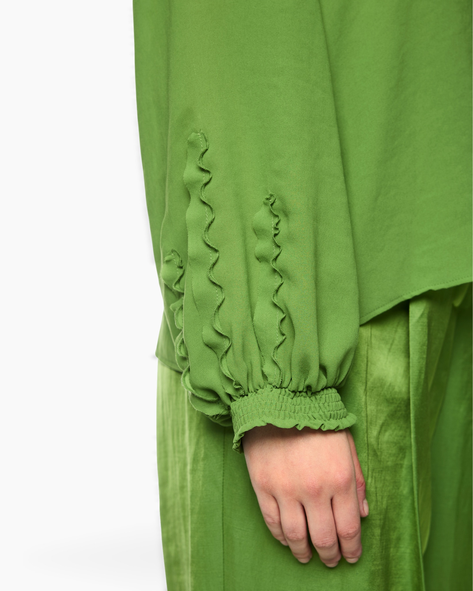 green, long-sleeve, ruffle, elastic-cuff, dress-hem