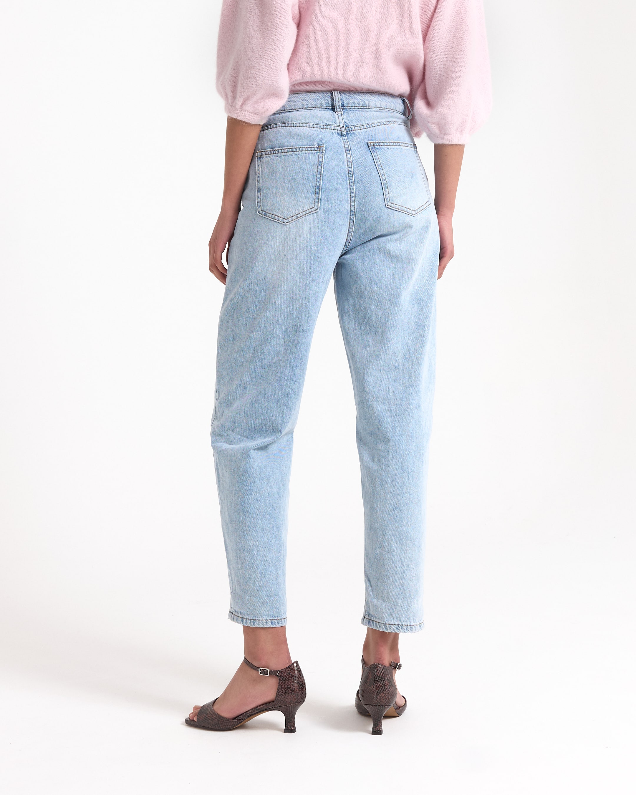 jeans, light wash, mid rise, straight leg, ankle length