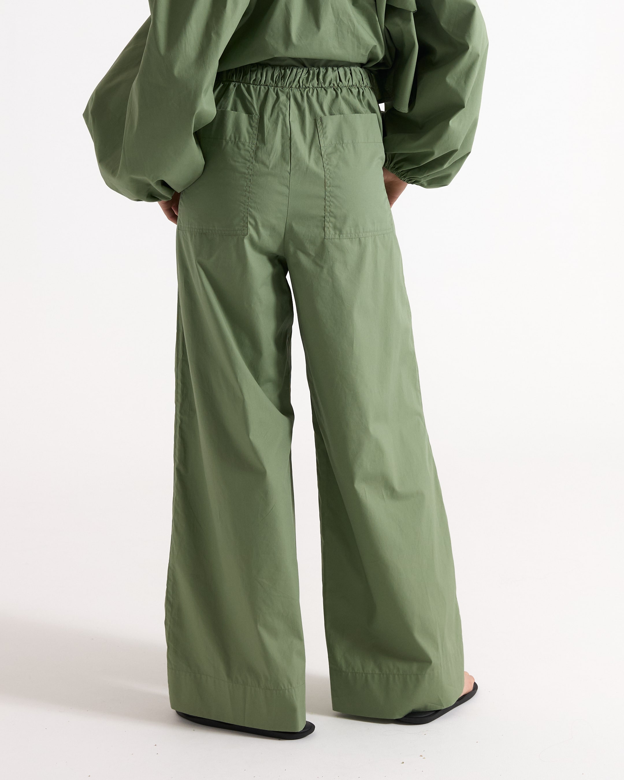 green, pants, wide-leg, back view, elastic-waist