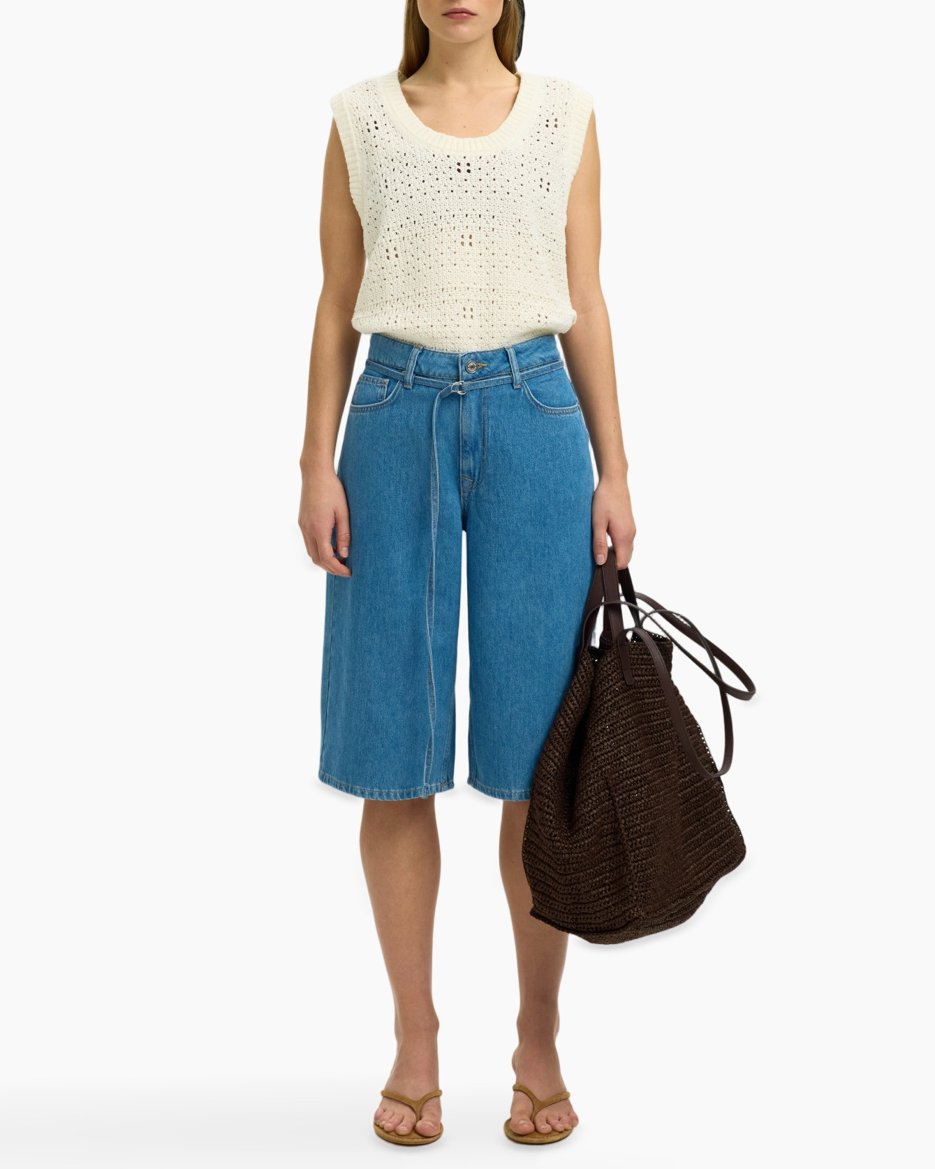 crop-top, knit, sleeveless, denim-shorts, bag
