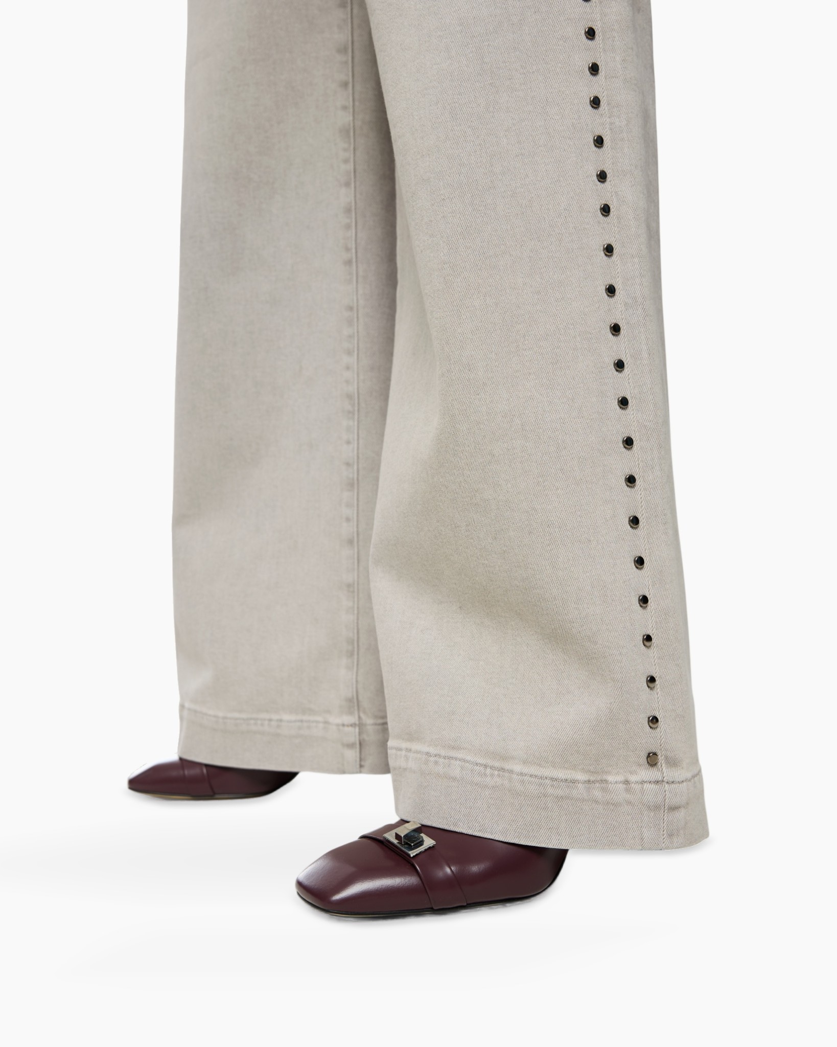 wide-leg trousers, beige pants, studded side seam, soft denim, flat shoes