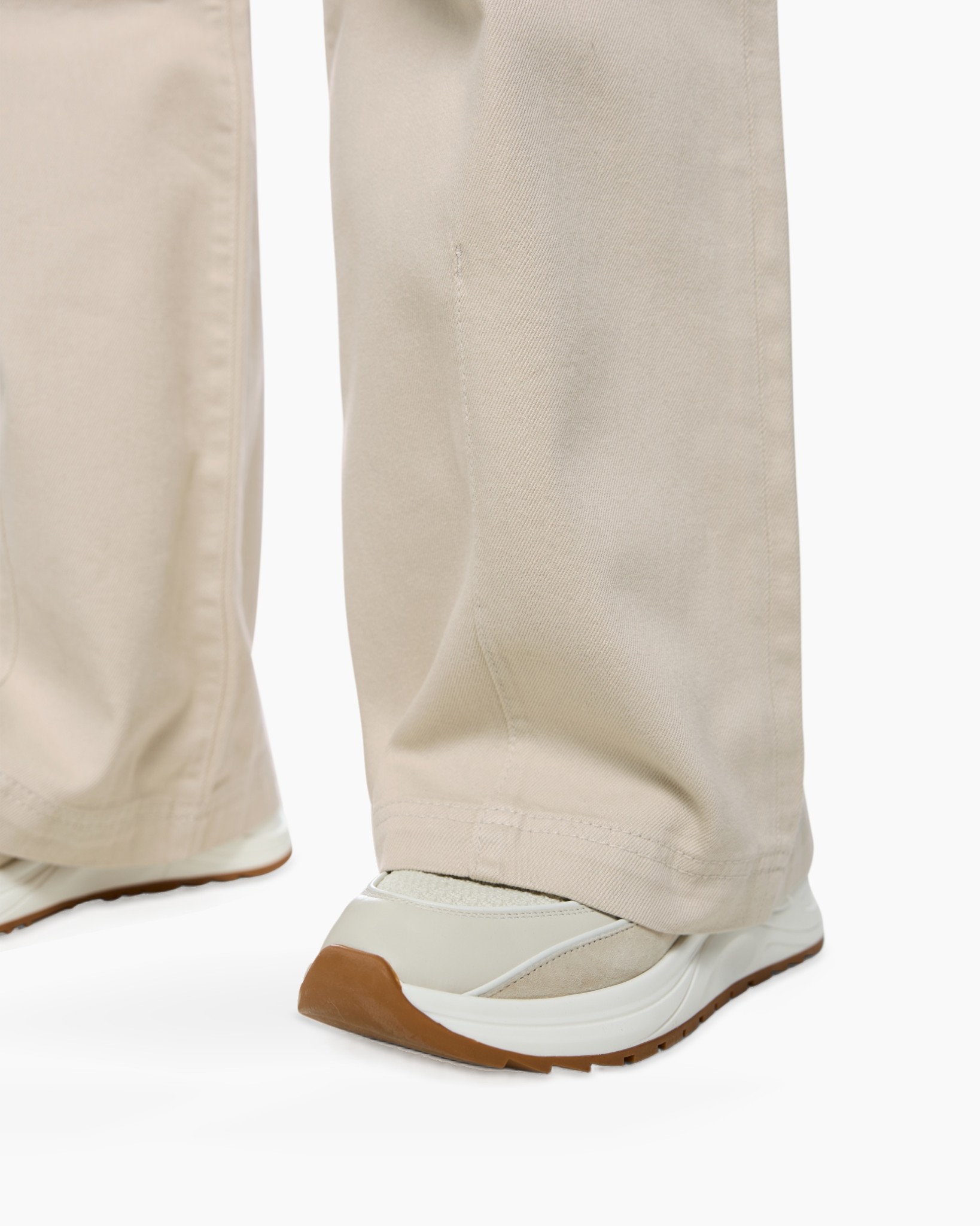 pants, khaki, beige, khaki pants, trouser hem