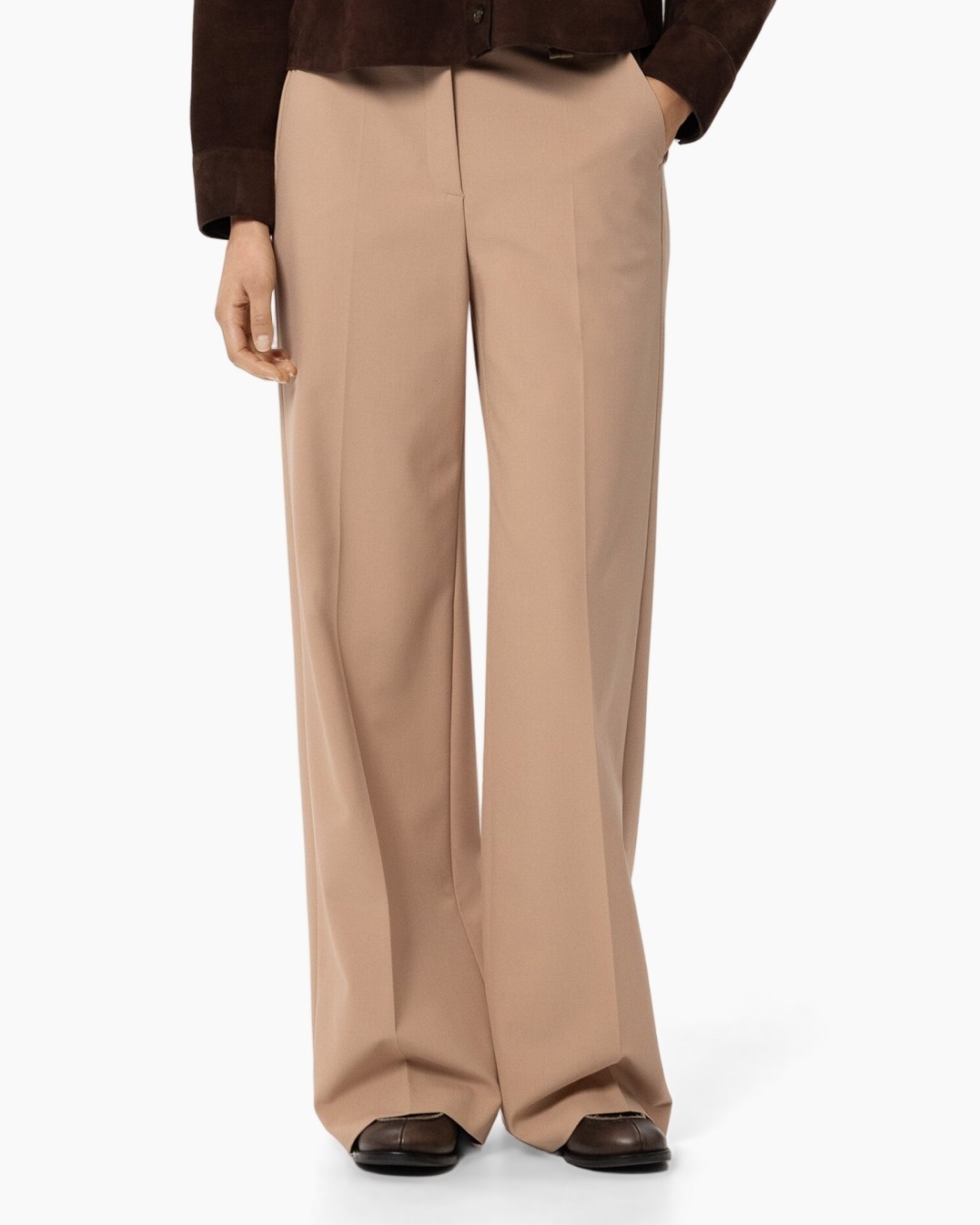 beige trousers, wide-leg, formal pants, pleated?, loose fit