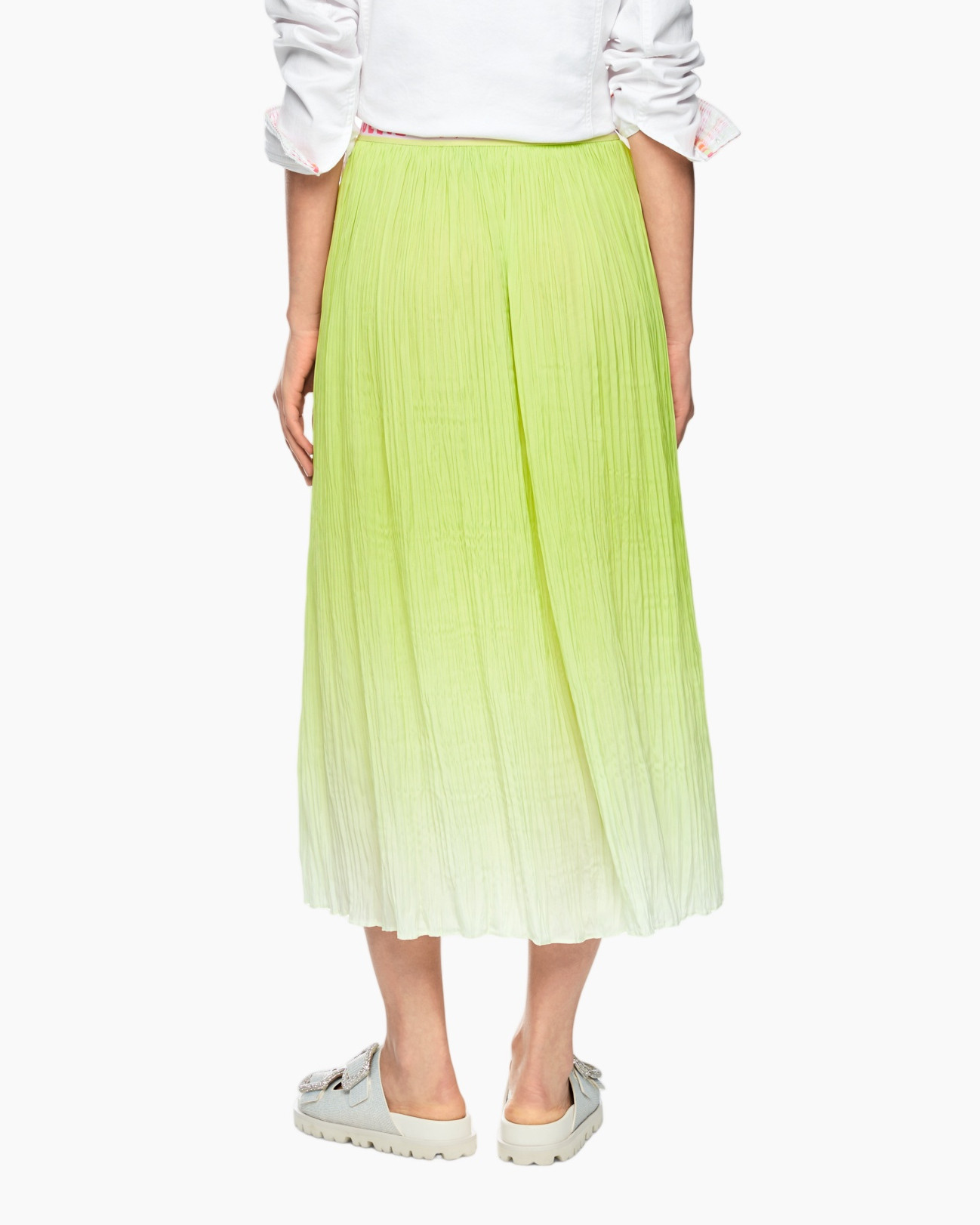 bright-green-pleated-skirt, neon-ombre, mid-length-skirt, pleated-gypsy, sandals
